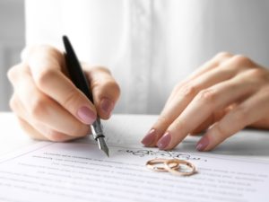 L’usage du nom du conjoint pendant le mariage et après le divorce